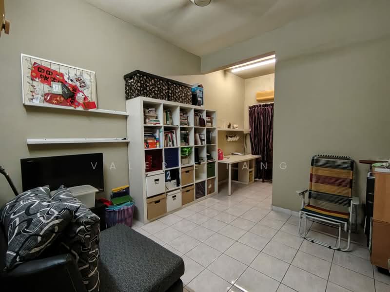 2-storey Terraced House for Sale in Seksyen 11 (Kota Damansara) - Valerie Tang - Living Room - PropertyGuru.com.my