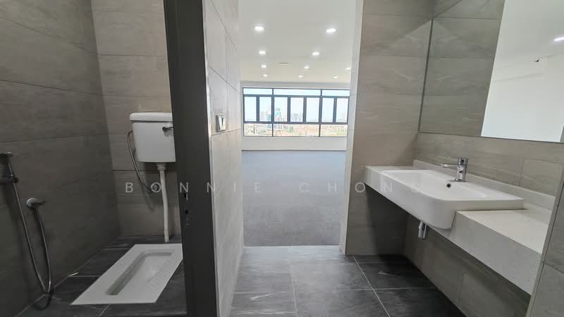 Office for Rent in Bandar Puteri Puchong (Puchong) - Bonnie Chong - Bathroom - PropertyGuru.com.my