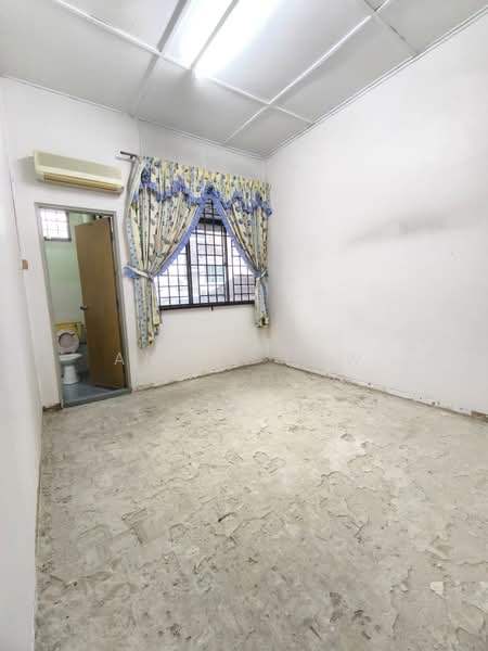 Rumah Teres 2 Tingkat untuk Dijual di Taman Skudai Baru (Skudai) - Annie Low - Bathroom - PropertyGuru.com.my
