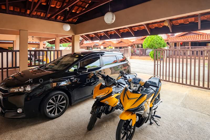 Rumah Teres untuk Dijual di Alam Damai (Cheras) - Nor Azdlin Adnan - Car Park - PropertyGuru.com.my