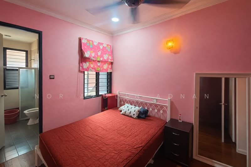 Rumah Teres untuk Dijual di Alam Damai (Cheras) - Nor Azdlin Adnan - Bedroom - PropertyGuru.com.my