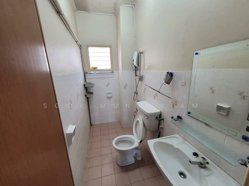 Apartment for Sale at Sri Penaga - sook mun Chiam - Bathroom - PropertyGuru.com.my