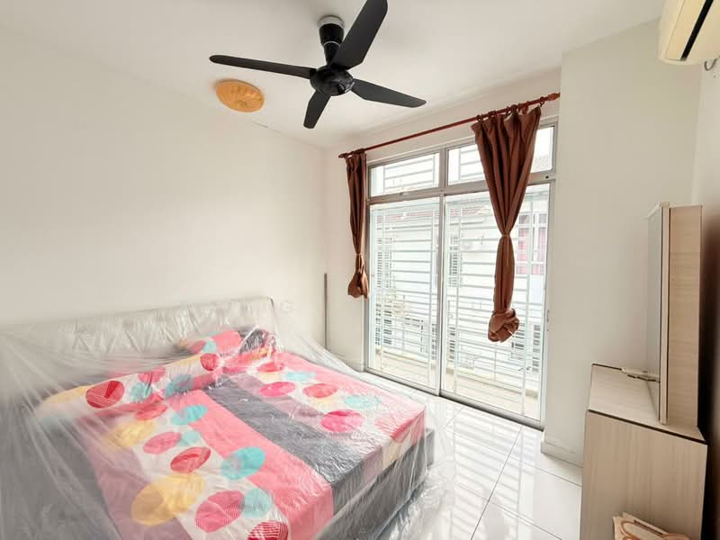 Rumah Teres 2 Tingkat untuk Disewa di Setia Eco Village (Gelang Patah) - Peggie Chua - Bedroom - PropertyGuru.com.my