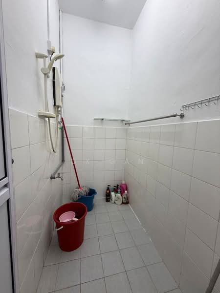 Semi-Detached House for Rent in Taman Iskandar (Johor Bahru) - DX GAN - Bathroom - PropertyGuru.com.my