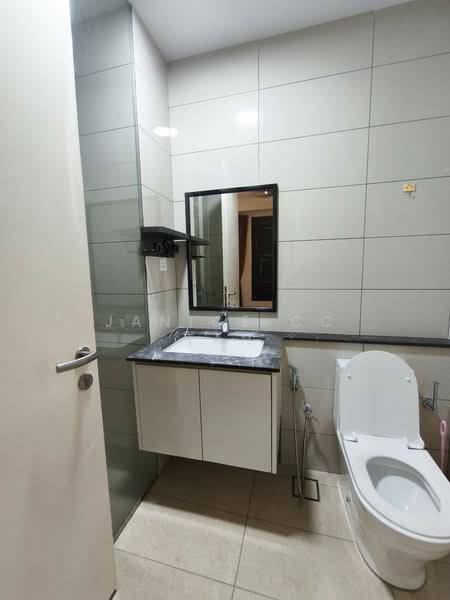 Servis Apartment untuk Dijual di The Park Sky Residence - Janice CC Tan - Bathroom - PropertyGuru.com.my