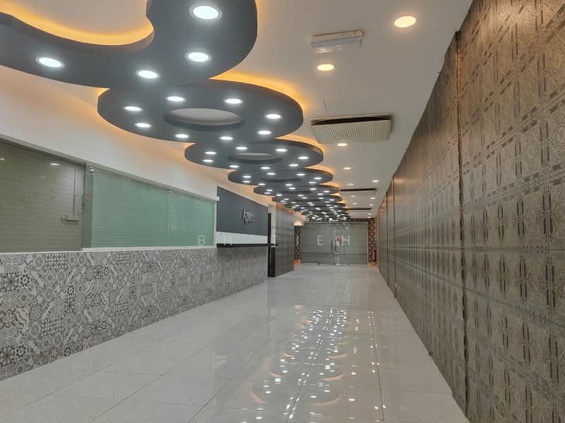 Shop for Rent in Golden Triangle (KL City Centre) - BH Tieh - Corridor - PropertyGuru.com.my