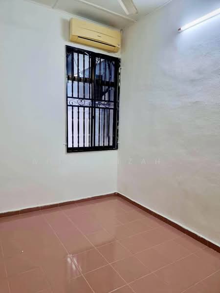 2-storey Terraced House for Rent in Taman Desa Murni (Butterworth) - AfiqHamzah . - Bedroom  - PropertyGuru.com.my