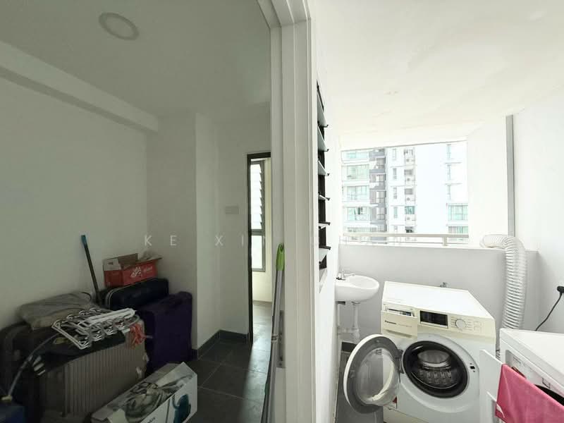 Kondominium untuk Dijual di Iskandar Residences - Ke Xin Chan - Balcony - PropertyGuru.com.my