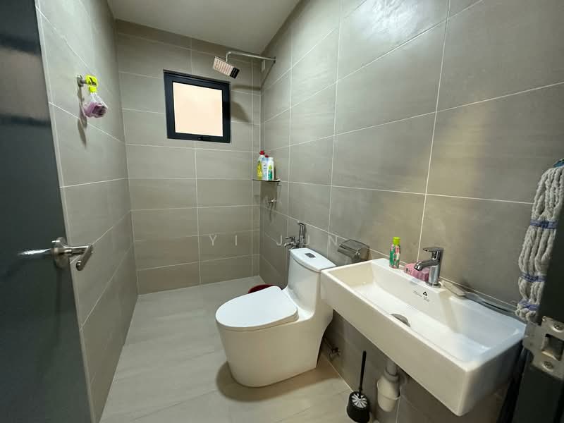Service Residence for Rent at KR7 Residences - Yi Jun - Bathroom - PropertyGuru.com.my