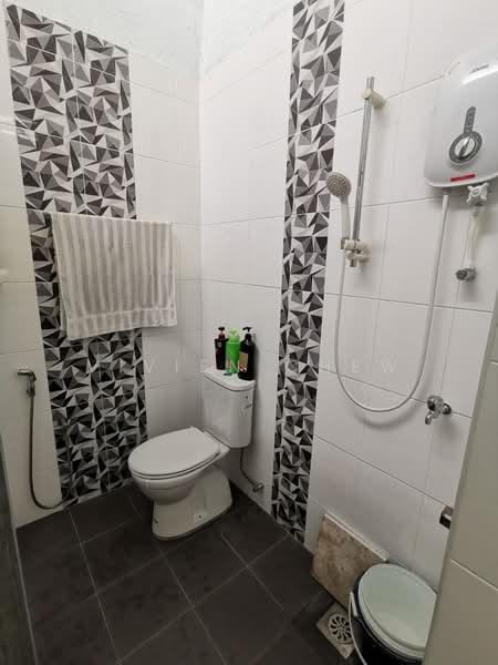 Semi-Detached House for Sale in Jelutong (Penang) - Vivien Chew - Bathroom - PropertyGuru.com.my