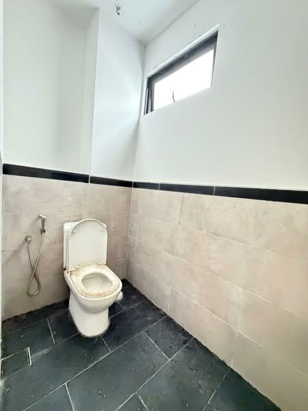 Kedai / Pejabat untuk Dijual di Batu Kawan (Penang) - Chloe Ang - Bathroom - PropertyGuru.com.my