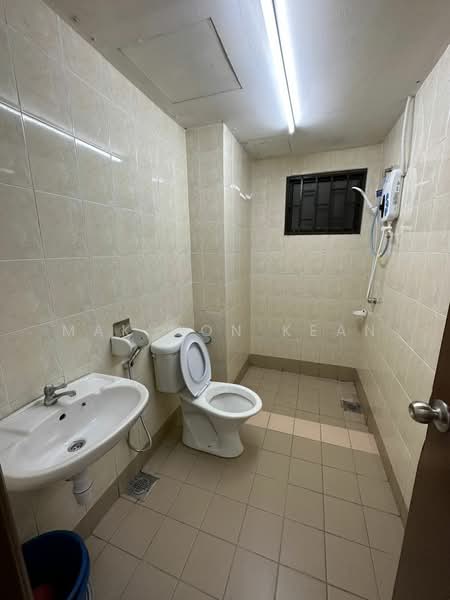 Kondominium untuk Disewa di Puri Aiyu - Mak Hon Kean - Bathroom - PropertyGuru.com.my