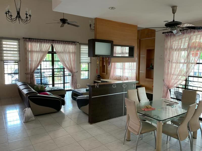 Semi-Detached House for Sale in Taman Pelangi Indah (Ulu Tiram) - Aiden Goh - Living Room - PropertyGuru.com.my