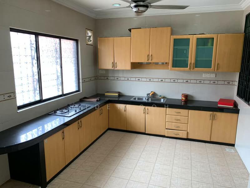Semi-Detached House for Sale in Taman Pelangi Indah (Ulu Tiram) - Aiden Goh - Kitchen - PropertyGuru.com.my