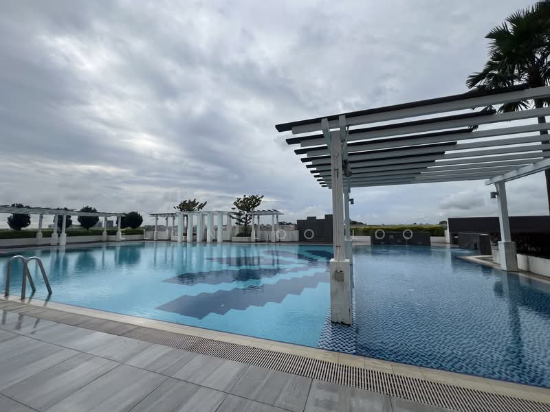 Servis Apartment untuk Dijual di Molek Pulai - Eliin Loo Loo - Pool - PropertyGuru.com.my