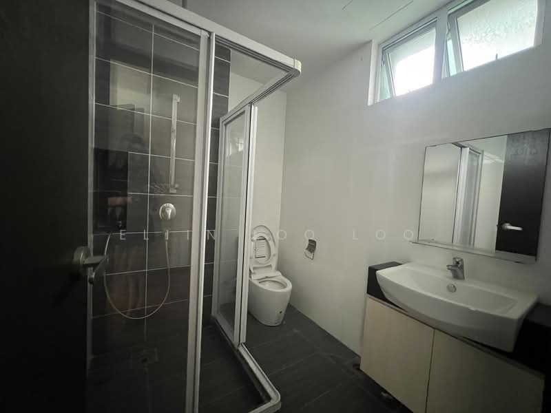Servis Apartment untuk Dijual di Molek Pulai - Eliin Loo Loo - Bathroom - PropertyGuru.com.my