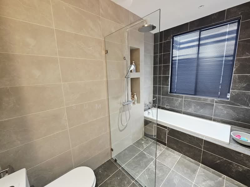 Rumah Teres 2 Tingkat untuk Dijual di Jade Hills (Kajang) - Sum Yeong - Bathroom - PropertyGuru.com.my