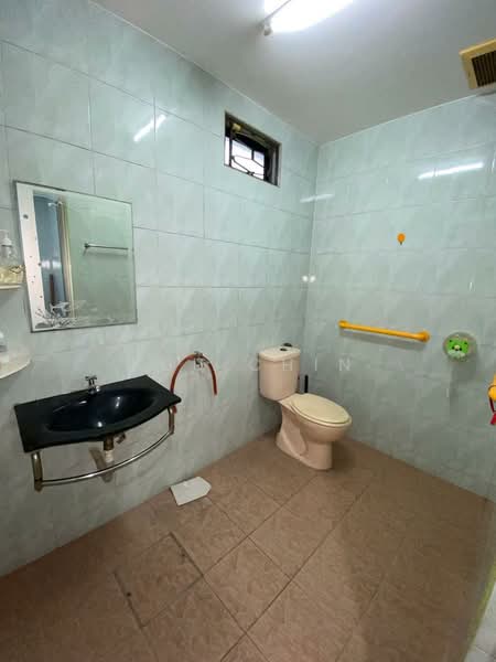 1-storey Terraced House for Sale in Taman Kulai Besar (Kulai) - Kuu Chin - Bathroom - PropertyGuru.com.my