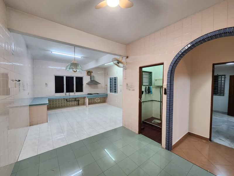 2-storey Terraced House for Rent in Taman Bukit Mewah (Kajang) - PG Han - Kitchen - PropertyGuru.com.my