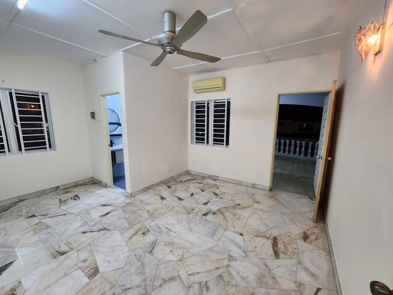 2-storey Terraced House for Rent in Taman Bukit Mewah (Kajang) - PG Han - Living Room - PropertyGuru.com.my