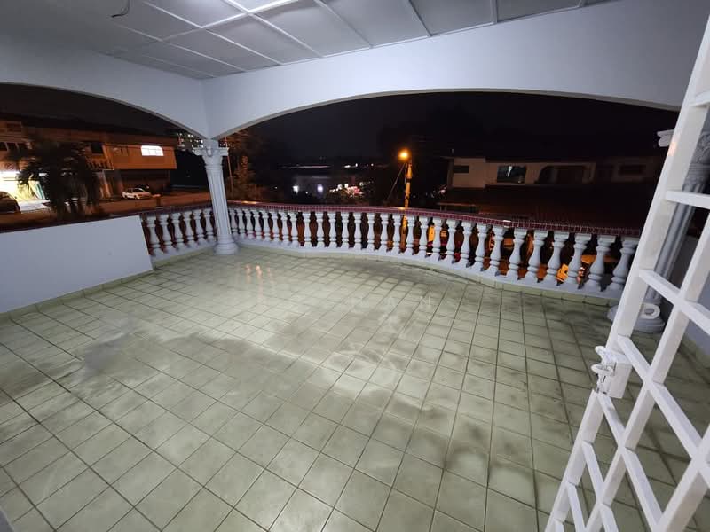 2-storey Terraced House for Rent in Taman Bukit Mewah (Kajang) - PG Han - Balcony - PropertyGuru.com.my