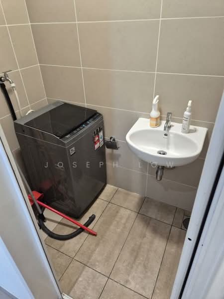 Condominium for Rent at Sky Condominium (Skyz Residence) - Joseph Low - Bathroom - PropertyGuru.com.my