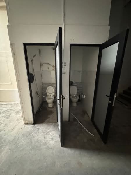 Kedai untuk Disewa di George Town (Penang) - HK Ang - Bathroom - PropertyGuru.com.my