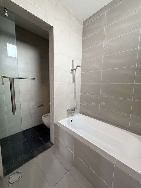 Rumah Berkembar untuk Disewa di Iskandar Puteri (Nusajaya) (Johor) - Elyn Hong - Bathroom - PropertyGuru.com.my