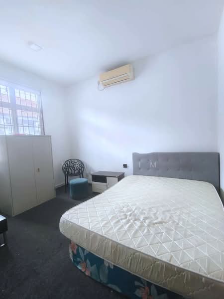 Rumah Teres 1.5 Tingkat untuk Dijual di Taman Seri Austin (Tebrau) - Karl Lim - Bedroom - PropertyGuru.com.my