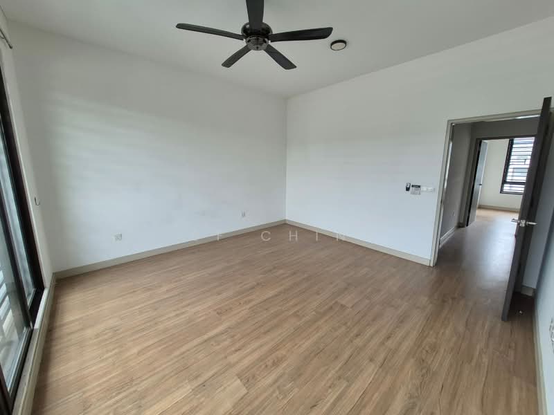 2-storey Terraced House for Sale in Shah Alam (Selangor) - SF Chin - Master bedroom - PropertyGuru.com.my