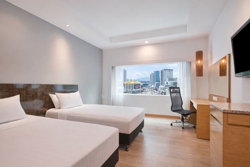 Hotel / Resort untuk Dijual di Taman Johor Jaya (Johor Bahru) - Seamus Kor - Bedroom - PropertyGuru.com.my