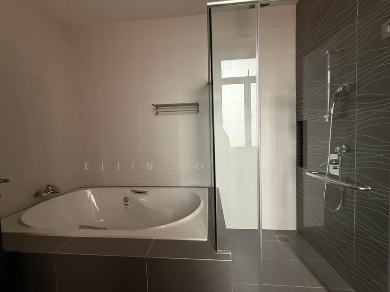 Pangsapuri untuk Dijual di Ponderosa Lakeside Apartment - Eliin Loo Loo - Bathroom - PropertyGuru.com.my