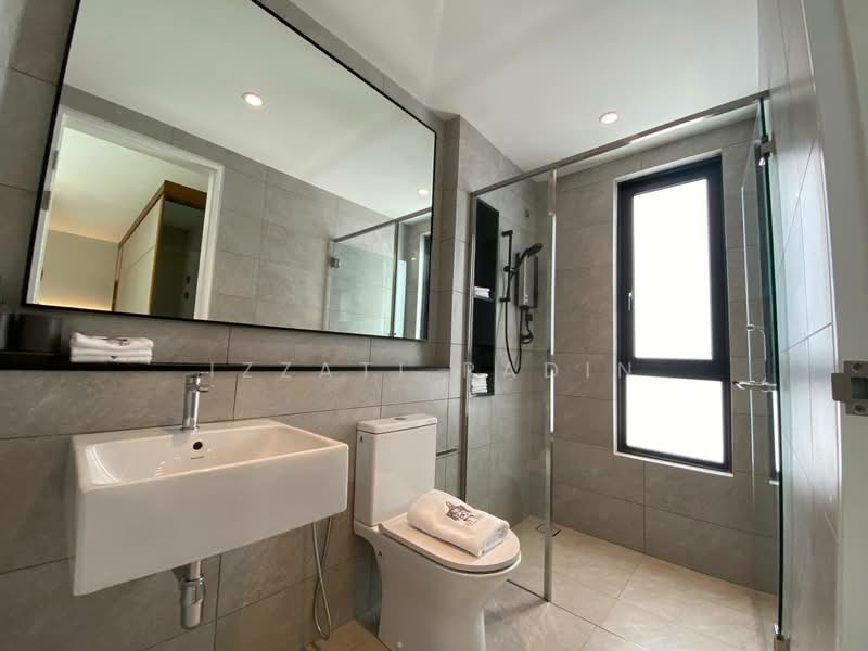 3-storey Terraced House for Sale in Seksyen U15 (Shah Alam) - Izzati Radin - Bathroom - PropertyGuru.com.my