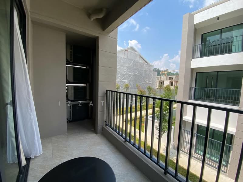 3-storey Terraced House for Sale in Seksyen U15 (Shah Alam) - Izzati Radin - Balcony - PropertyGuru.com.my