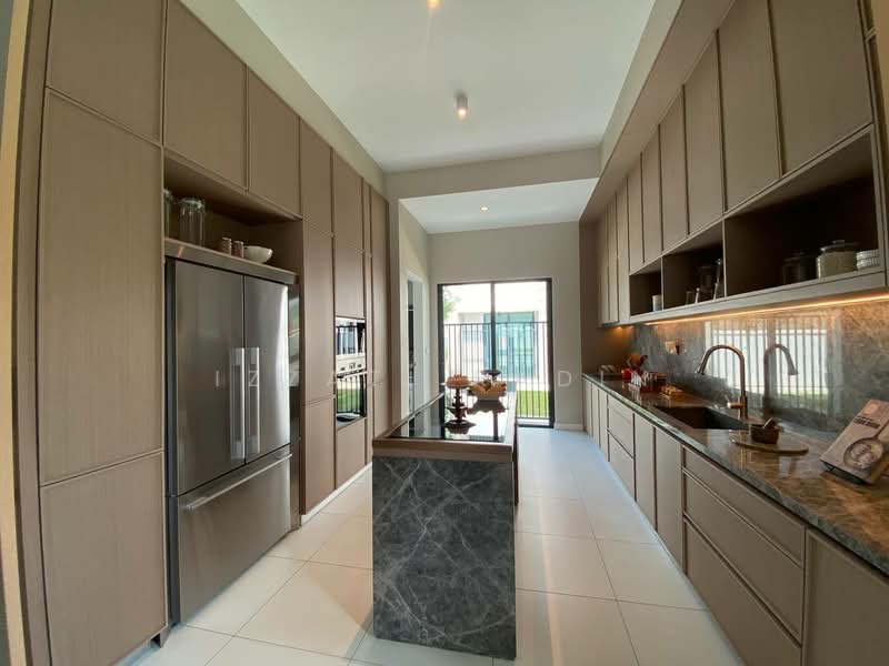 3-storey Terraced House for Sale in Seksyen U15 (Shah Alam) - Izzati Radin - Kitchen - PropertyGuru.com.my