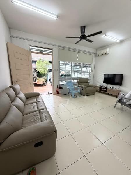 2-storey Terraced House for Sale in Taman Scientex Senai (Senai) - Sze Lee - Living Room - PropertyGuru.com.my