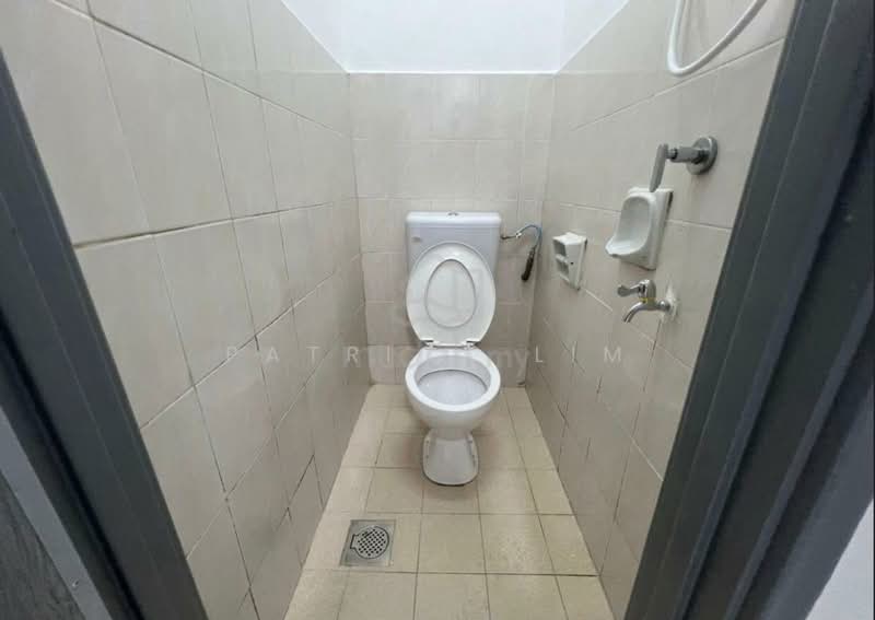 Rumah Flat untuk Dijual di Taman Tampoi Indah - Patrick Lim - Bathroom - PropertyGuru.com.my