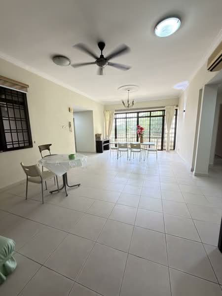 Condominium for Sale at Pearl View - Fanny Wong - Living Room - PropertyGuru.com.my