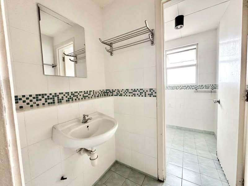 Condominium for Rent at Seri Maya Condominium - Nabil Hamzah - Bathroom - PropertyGuru.com.my