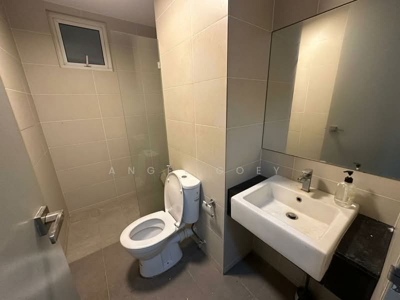 Kondominium untuk Dijual di Tropicana Bay Residences - Angel Goey - Bathroom - PropertyGuru.com.my