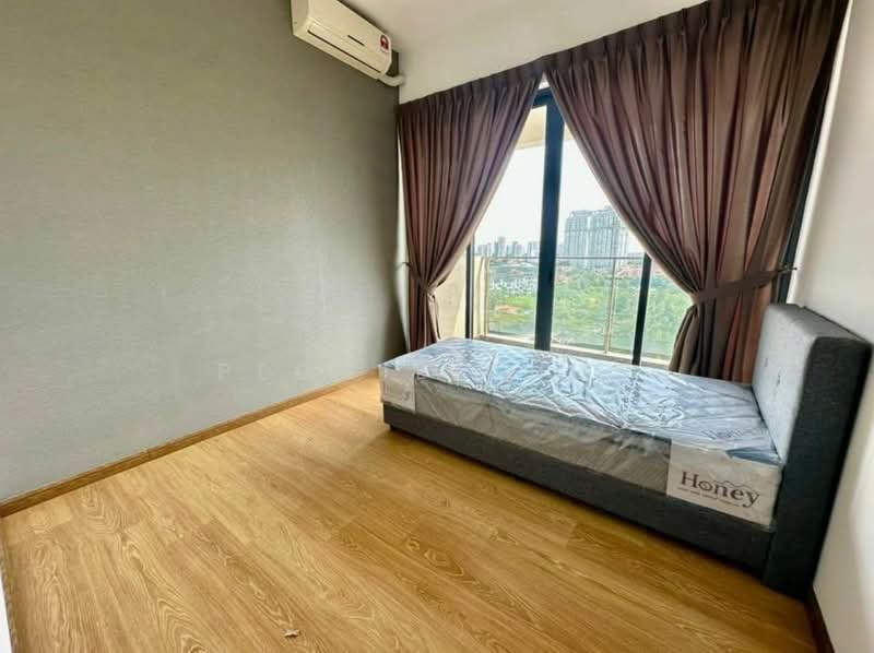 Kondominium untuk Disewa di Bay Point @ Country Garden Danga Bay - Peggie Chua - Bedroom - PropertyGuru.com.my
