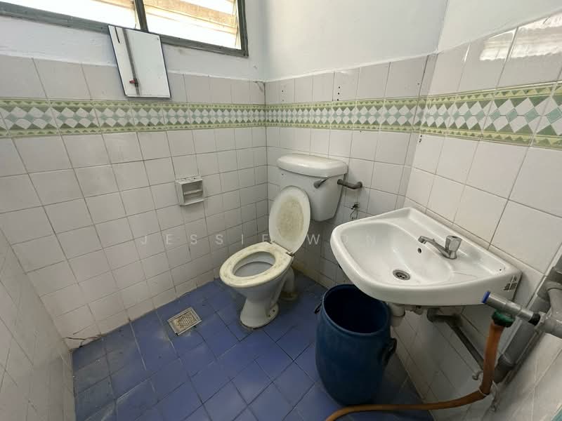 2-storey Terraced House for Sale in Bandar Country Homes (Rawang) - Jessie Wong - Bathroom - PropertyGuru.com.my