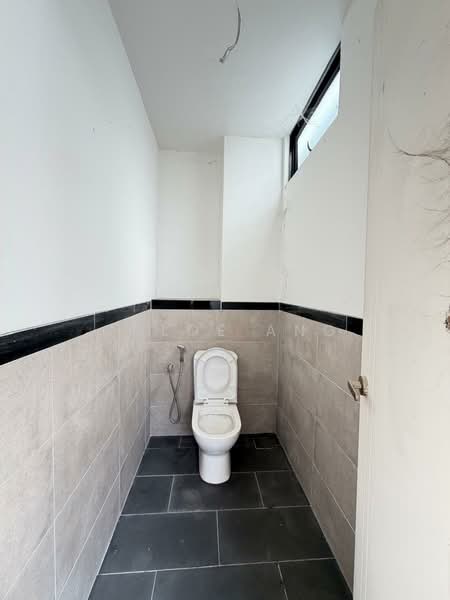 Shop / Office for Rent in Batu Kawan (Penang) - Chloe Ang - Bathroom - PropertyGuru.com.my