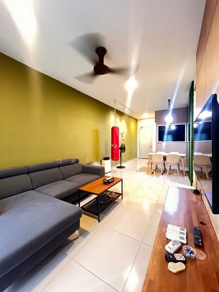 Service Residence for Sale at Meridin Bayvue Serviced Apartment - Grace Ng - Living Room - PropertyGuru.com.my