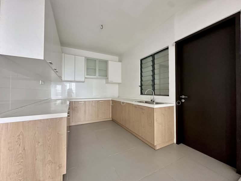Apartment for Sale at Ponderosa Lakeside Apartment - Eliin Loo Loo - Kitchen - PropertyGuru.com.my