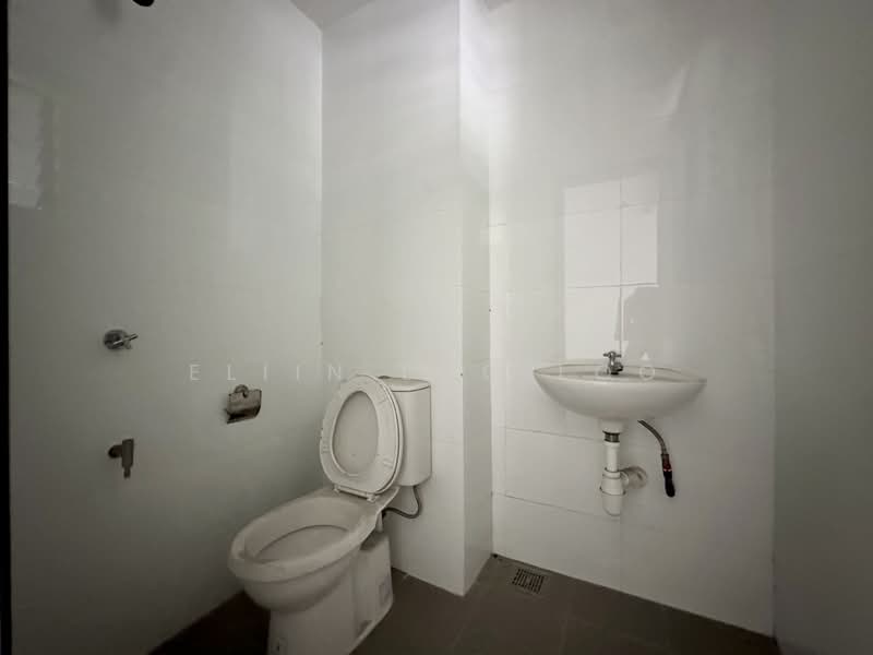 Apartment for Sale at Ponderosa Lakeside Apartment - Eliin Loo Loo - Bathroom - PropertyGuru.com.my