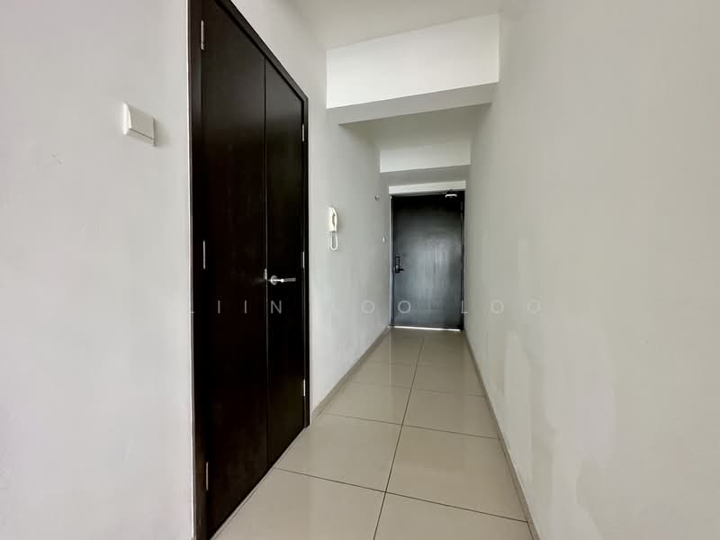 Apartment for Sale at Ponderosa Lakeside Apartment - Eliin Loo Loo - Corridor - PropertyGuru.com.my