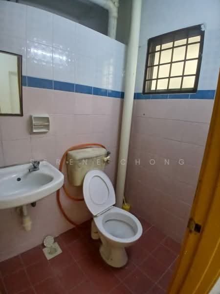 Pangsapuri untuk Dijual di Pangsapuri Orkid - Serene Chong - Bathroom - PropertyGuru.com.my