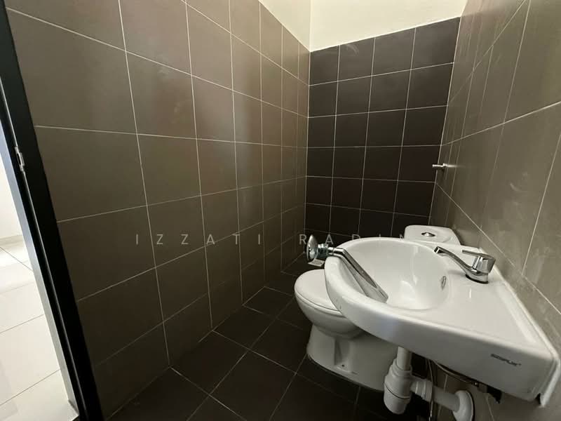 1-storey Terraced House for Sale in Dengkil (Selangor) - Izzati Radin - Bathroom - PropertyGuru.com.my