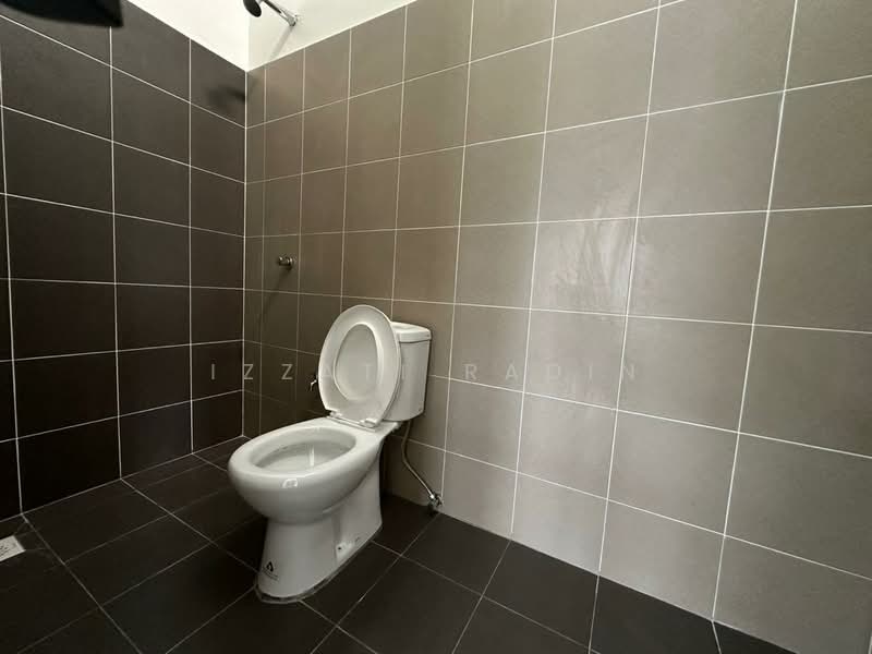 1-storey Terraced House for Sale in Dengkil (Selangor) - Izzati Radin - Bathroom - PropertyGuru.com.my